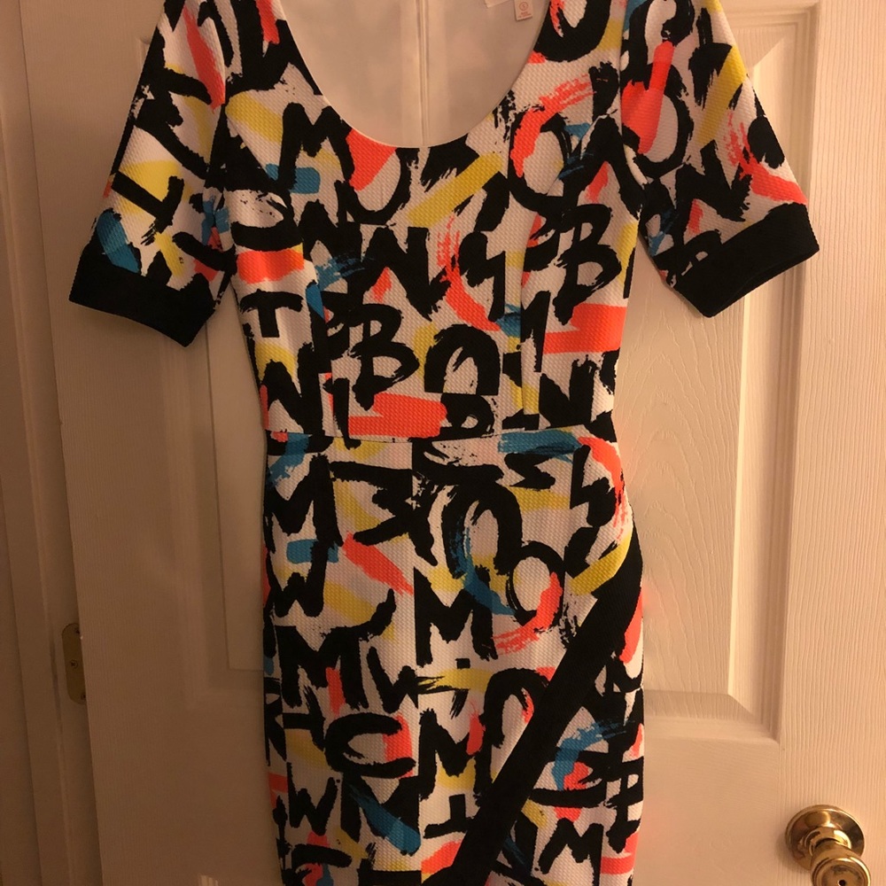Abstract Dress! - Picture 6 of 7